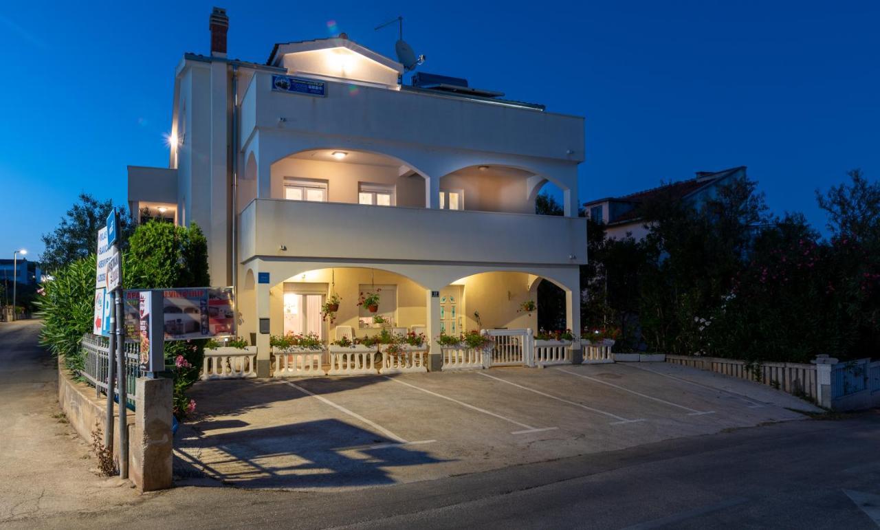 Apartments Villa Filip トロギール エクステリア 写真