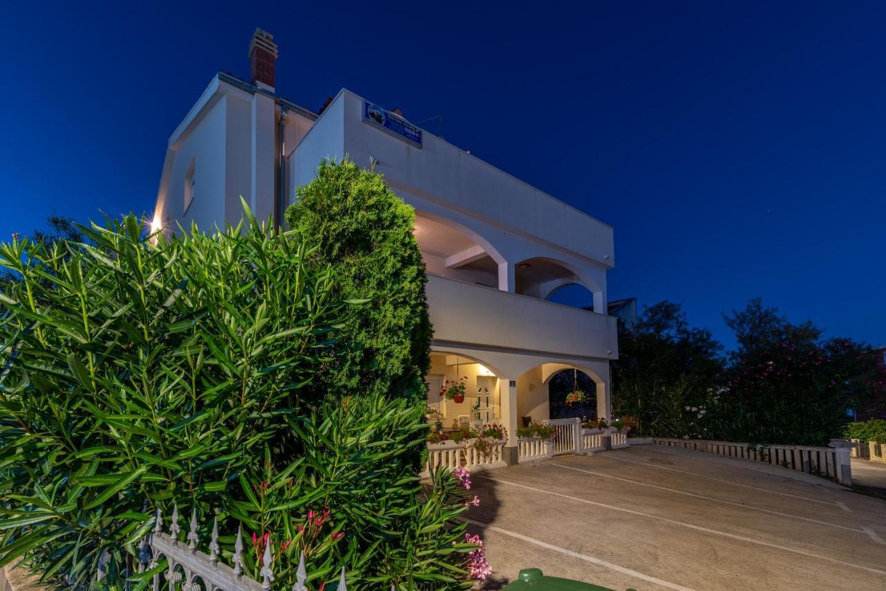 Apartments Villa Filip トロギール エクステリア 写真