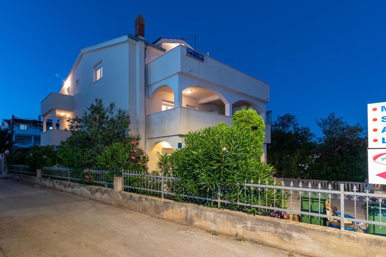 Apartments Villa Filip トロギール エクステリア 写真