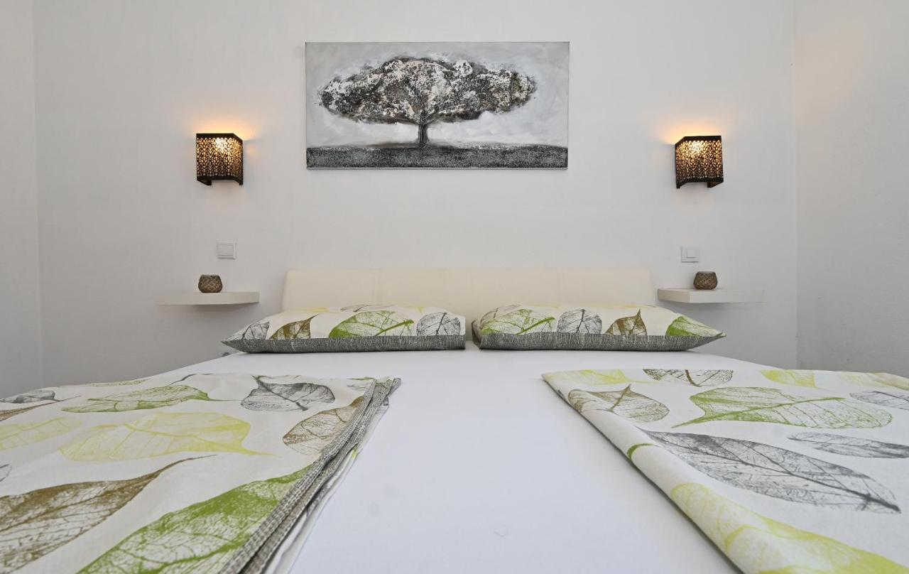 Apartments Villa Filip トロギール エクステリア 写真